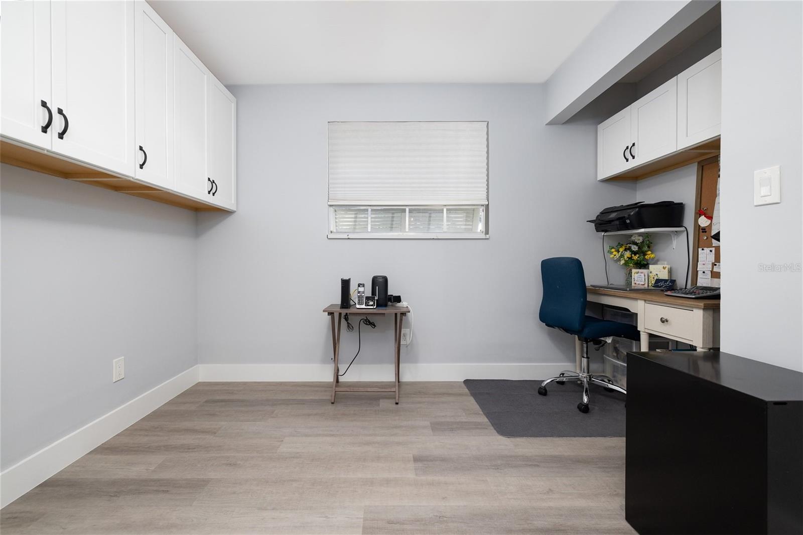 Image 22 of 32 For 692 Gaslight Drive