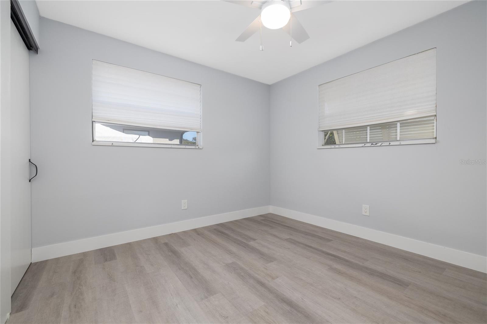 Image 24 of 32 For 692 Gaslight Drive