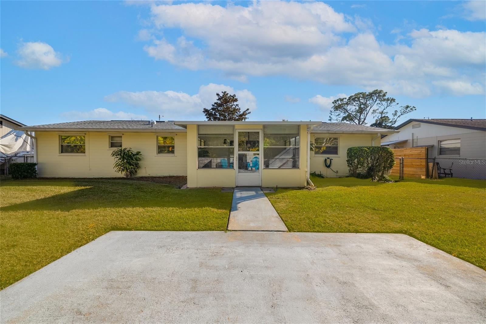 Image 28 of 32 For 692 Gaslight Drive