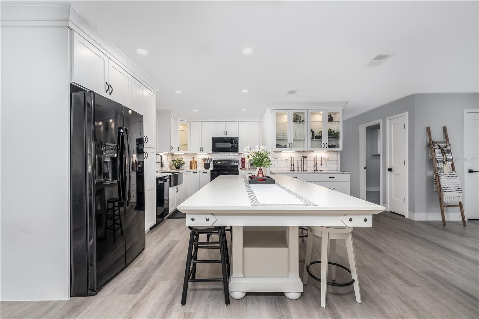 Image 6 of 32 For 692 Gaslight Drive