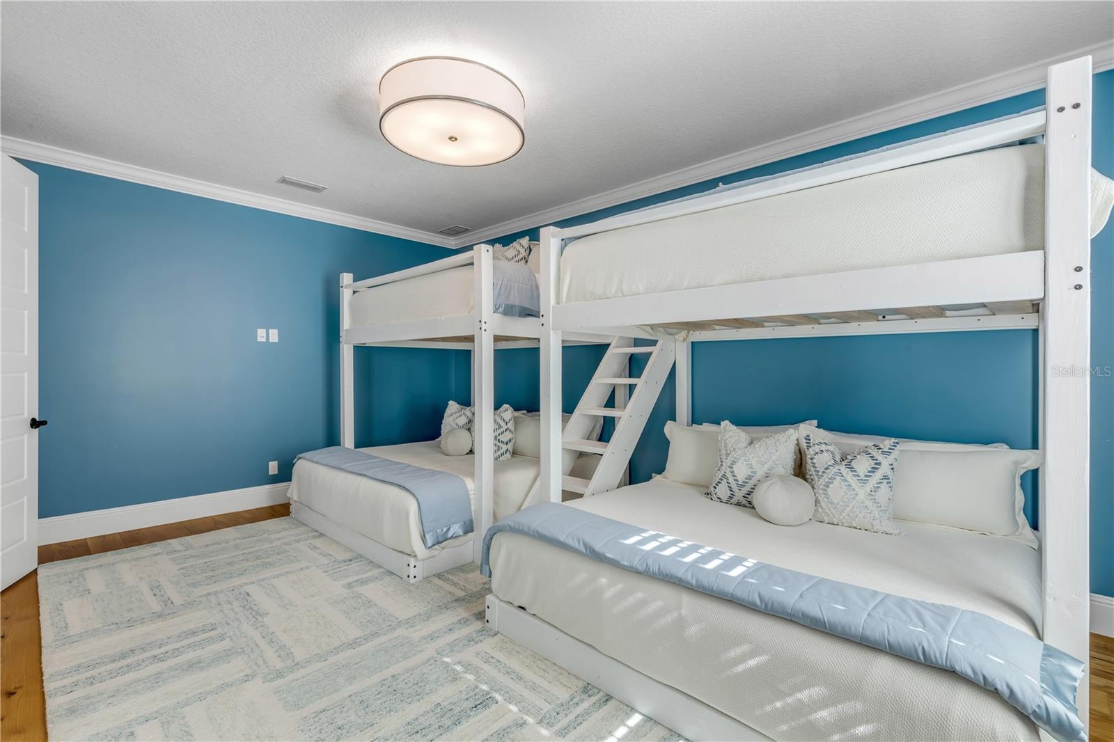 Image 43 of 95 For 1212 Riverside Drive