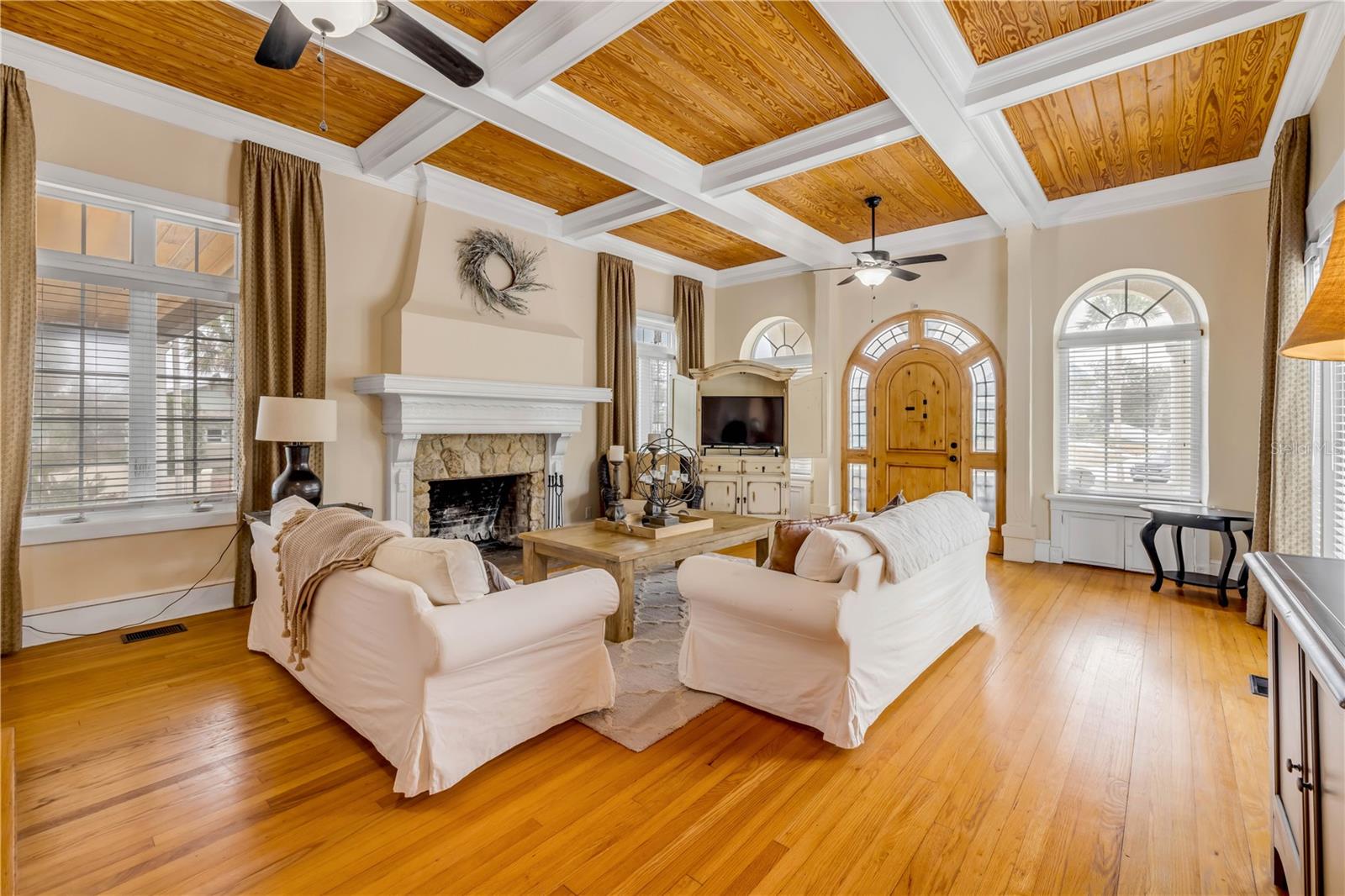 Image 10 of 97 For 319 Wisteria Road