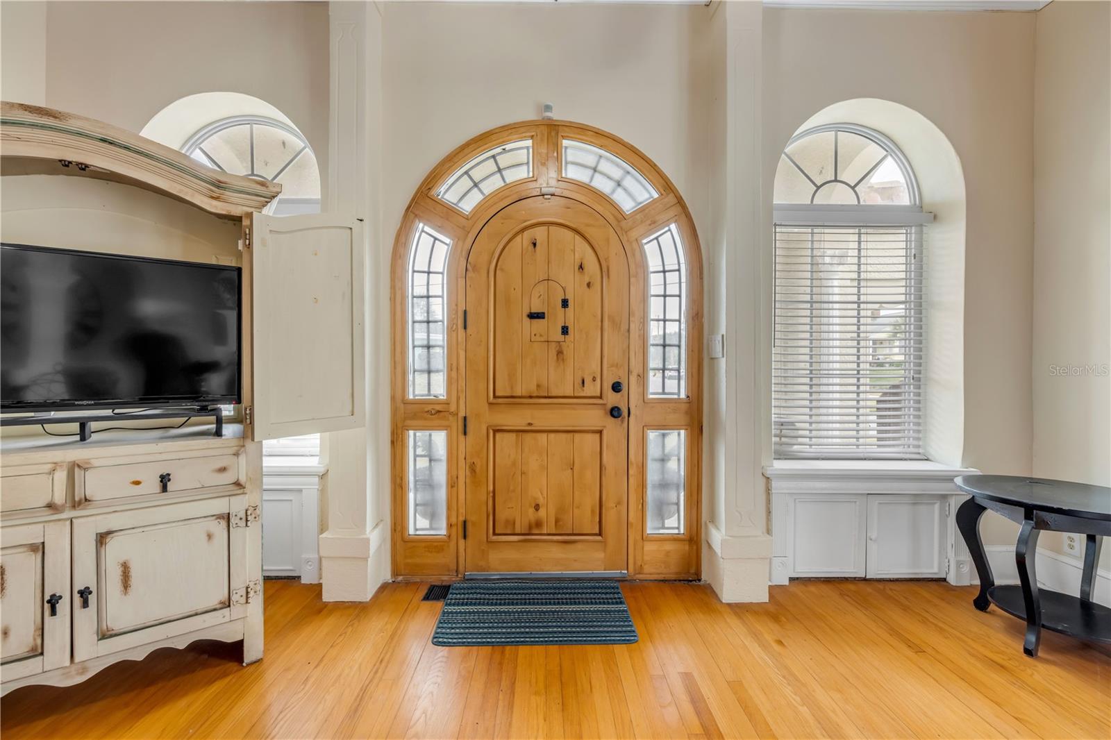 Image 12 of 97 For 319 Wisteria Road