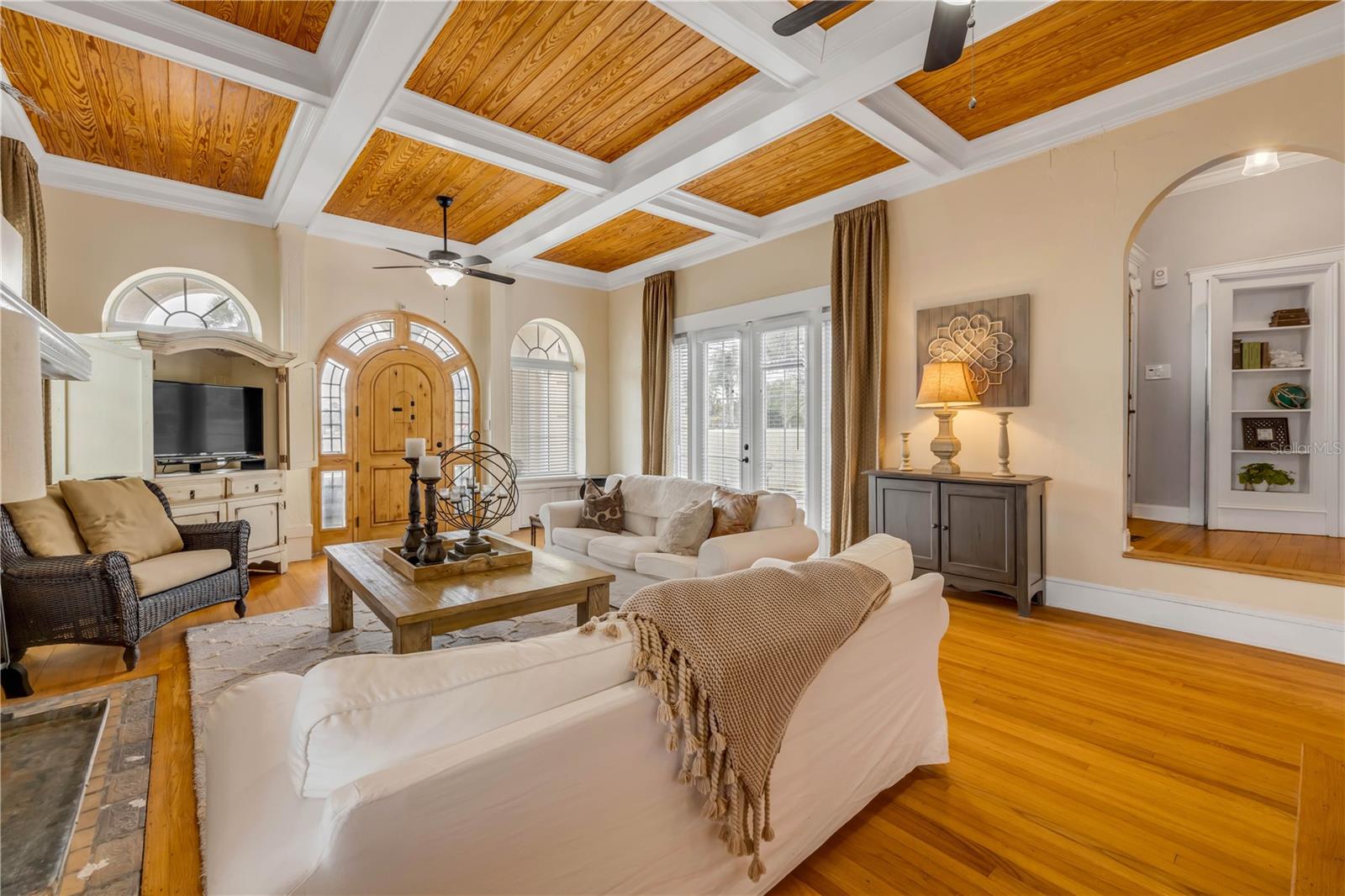 Image 14 of 97 For 319 Wisteria Road