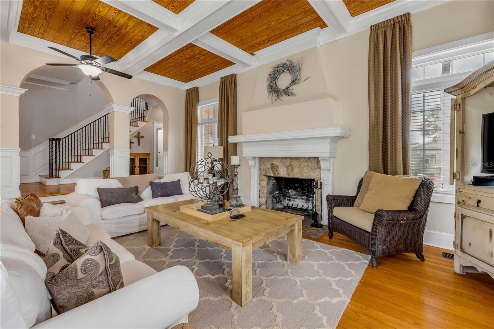 Image 16 of 97 For 319 Wisteria Road