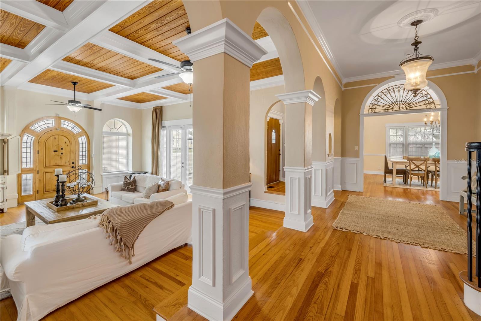 Image 17 of 97 For 319 Wisteria Road