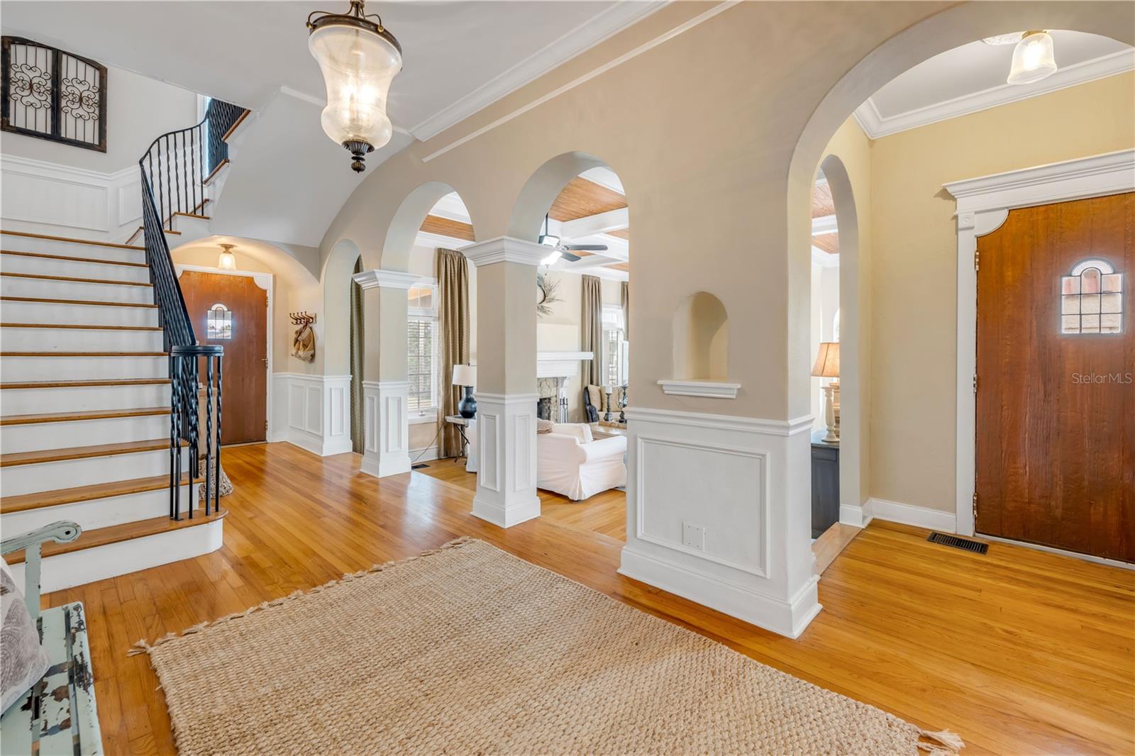 Image 19 of 97 For 319 Wisteria Road