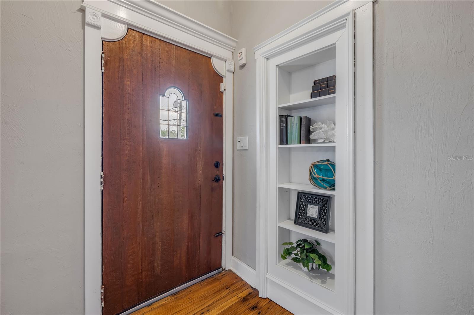 Image 20 of 97 For 319 Wisteria Road