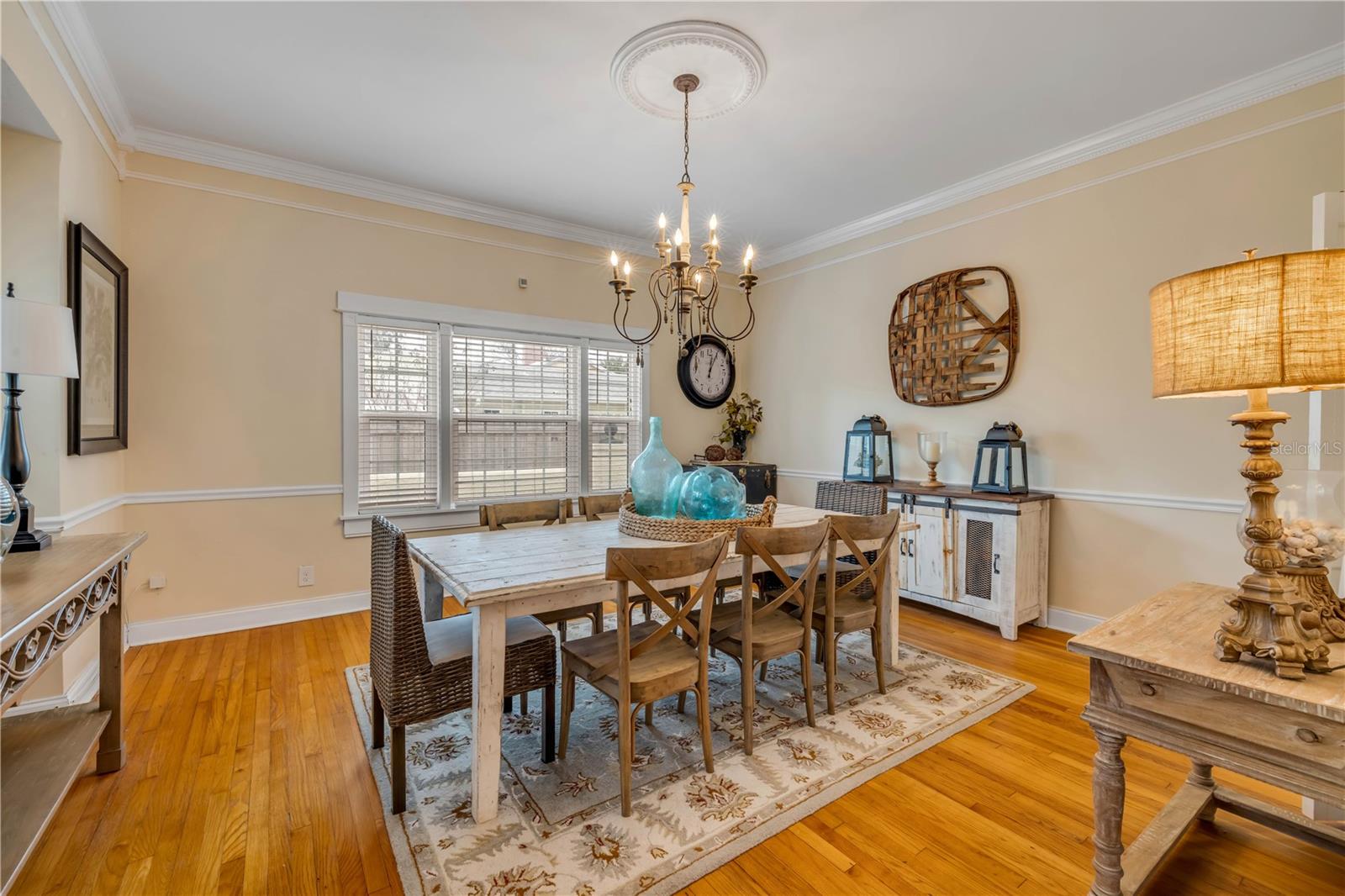 Image 23 of 97 For 319 Wisteria Road