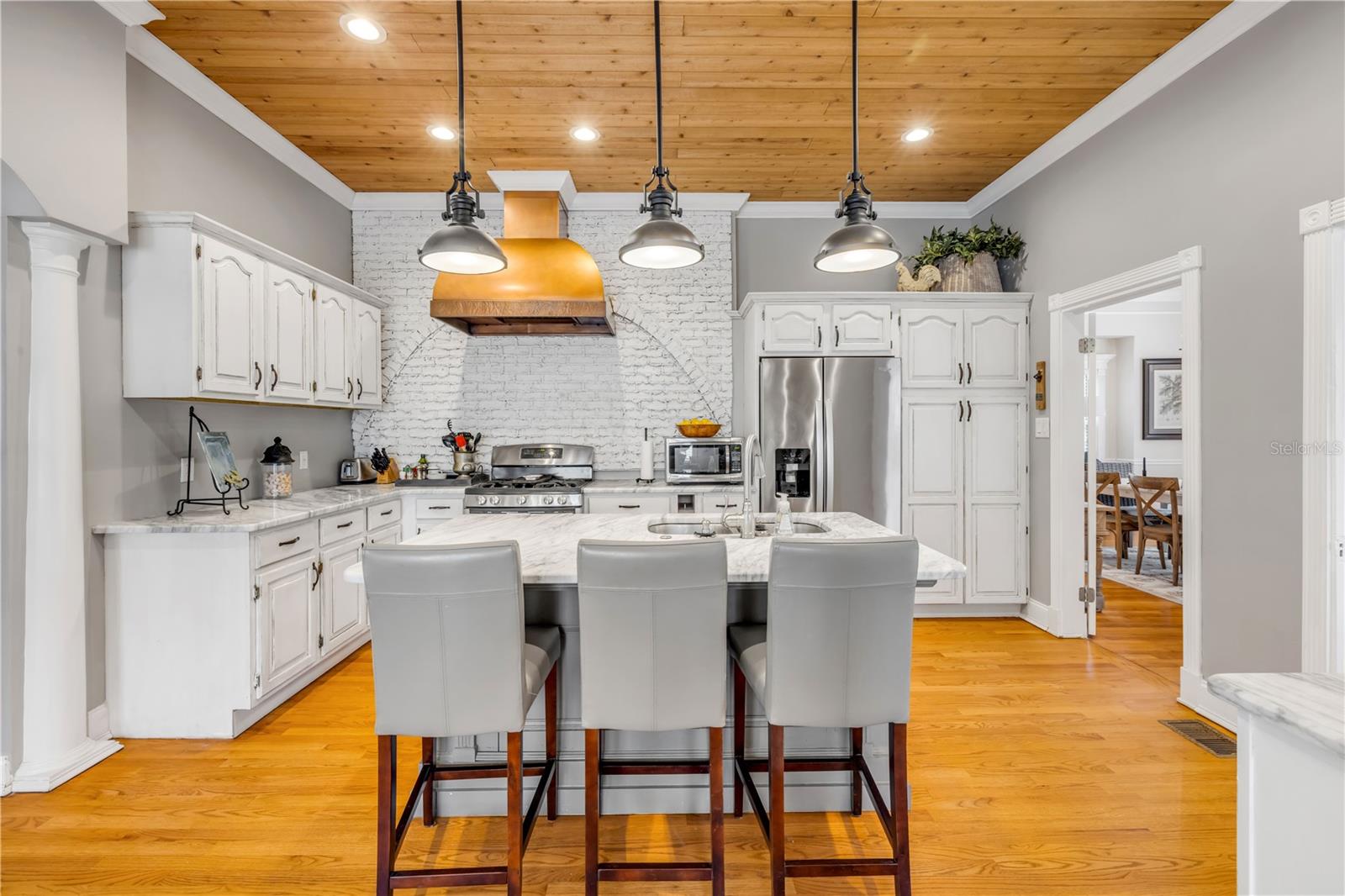 Image 28 of 97 For 319 Wisteria Road