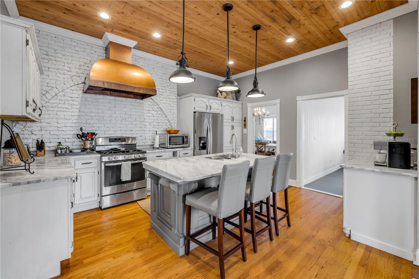 Image 29 of 97 For 319 Wisteria Road