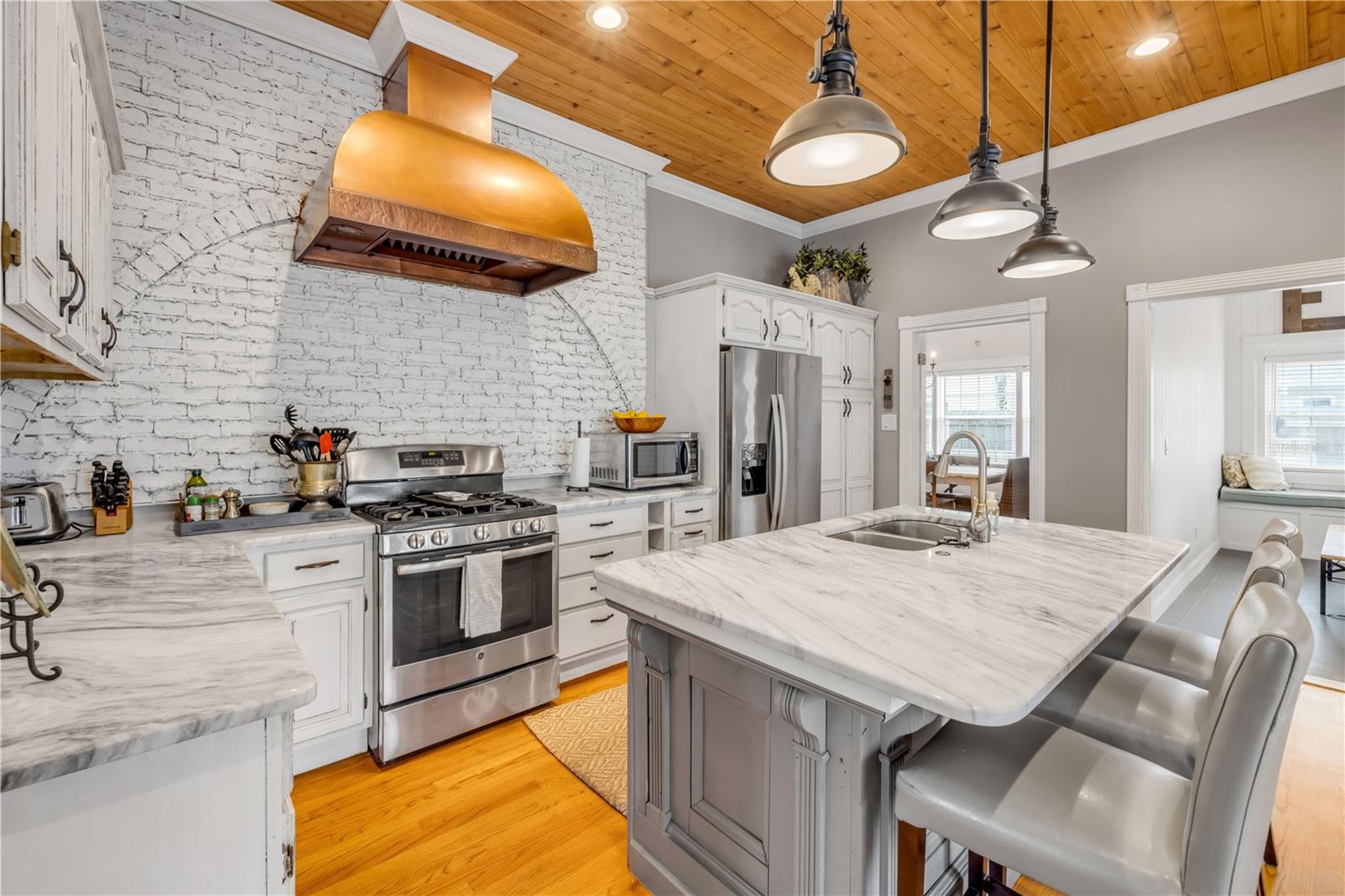 Image 30 of 97 For 319 Wisteria Road