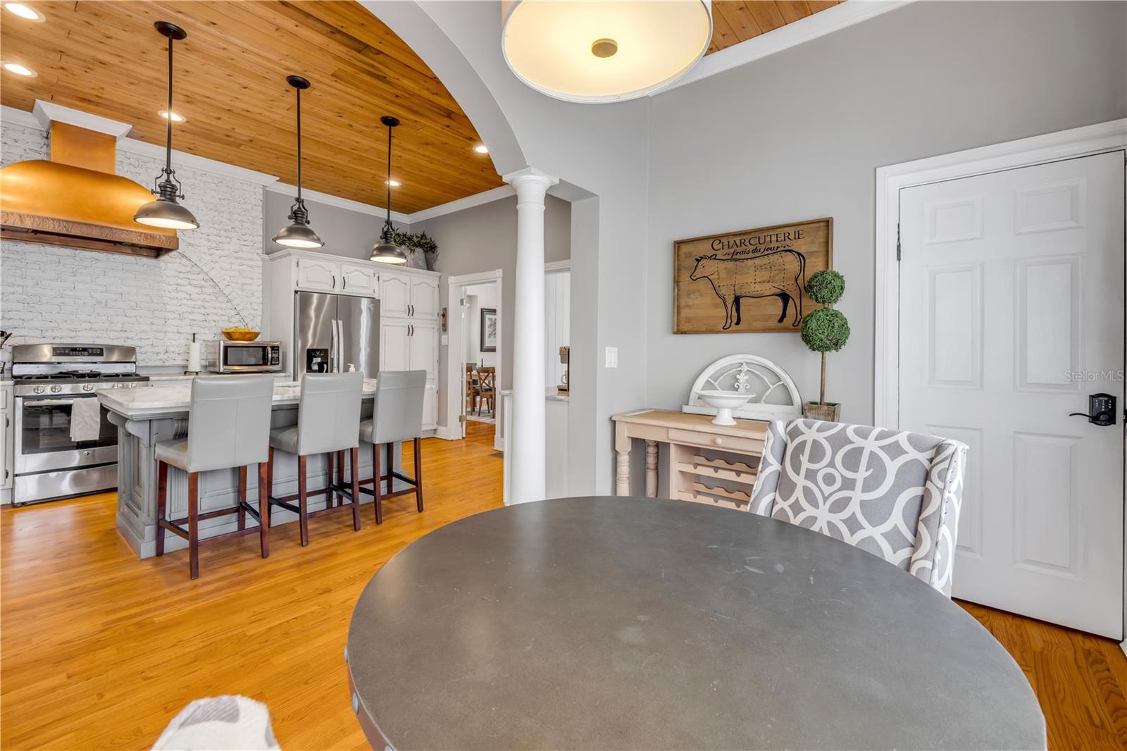 Image 34 of 97 For 319 Wisteria Road