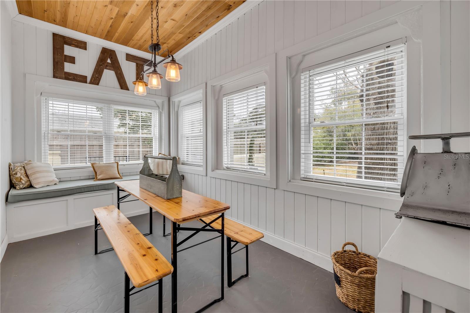 Image 38 of 97 For 319 Wisteria Road