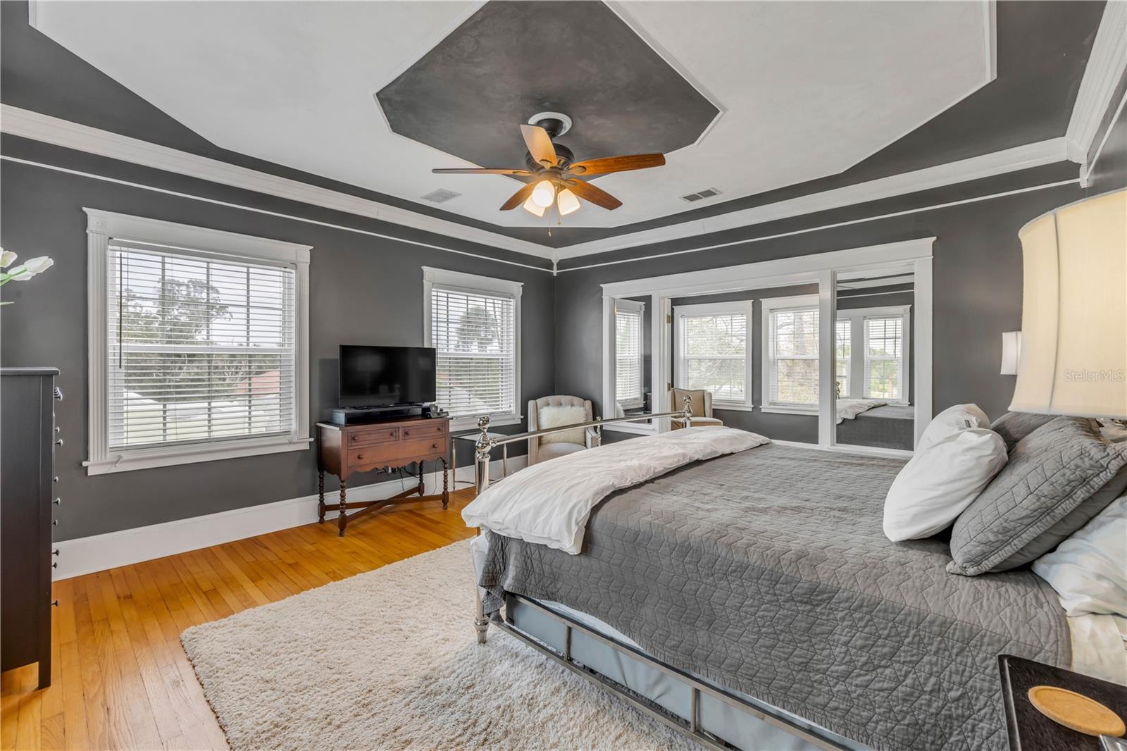 Image 42 of 97 For 319 Wisteria Road