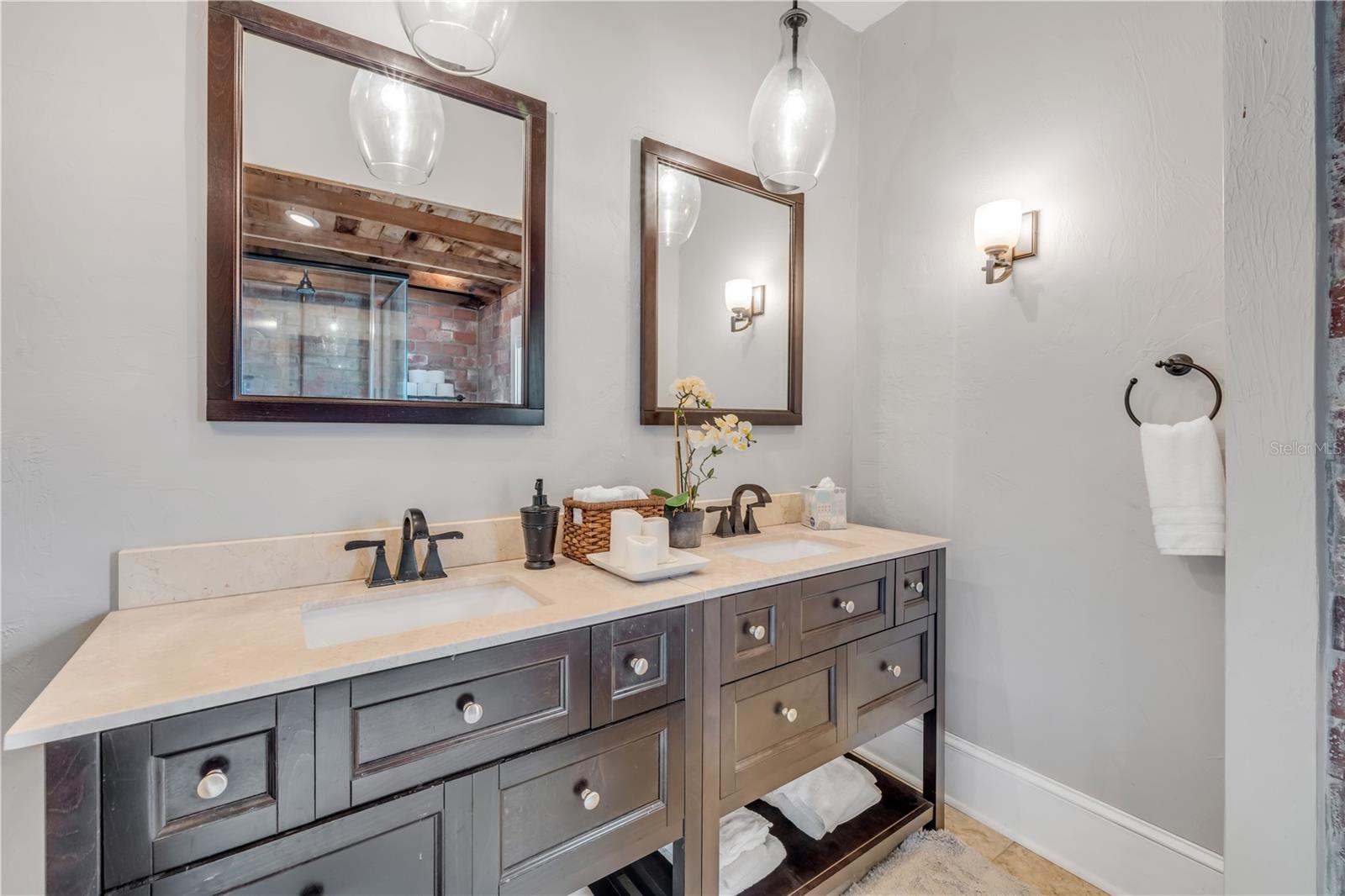 Image 49 of 97 For 319 Wisteria Road