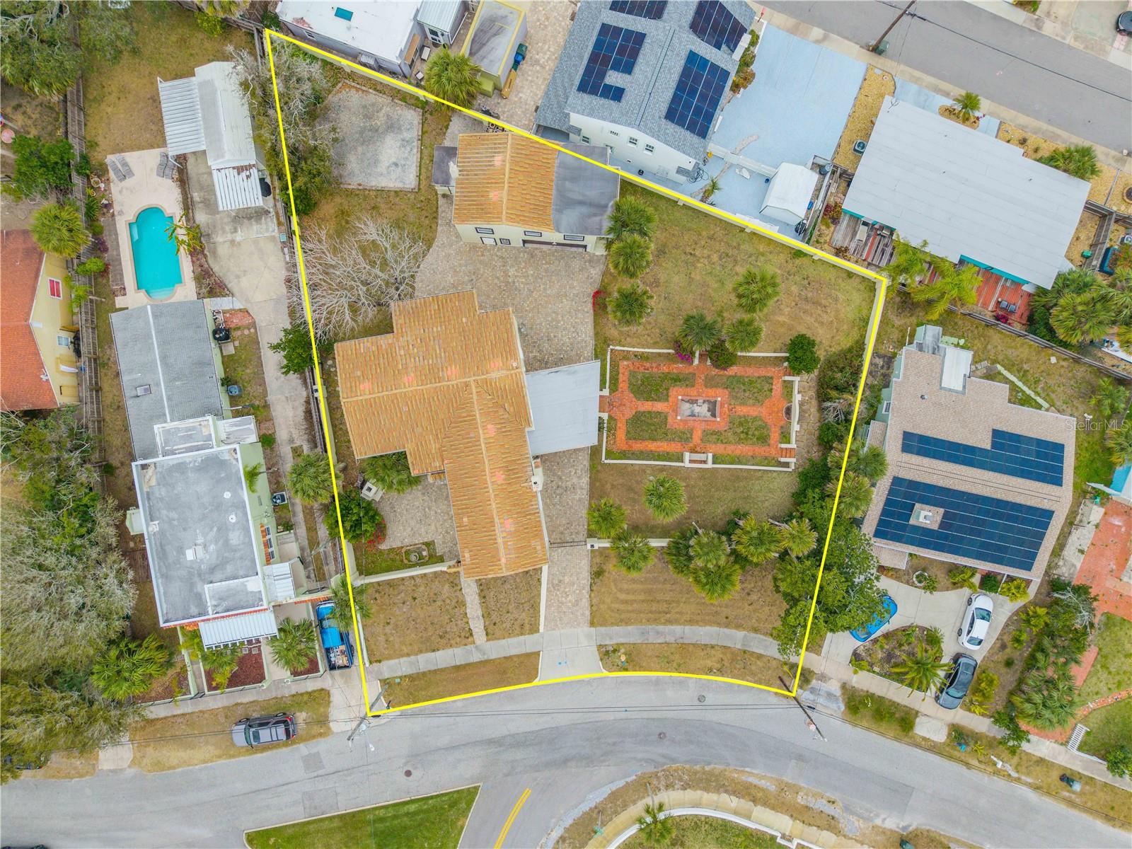 Image 5 of 97 For 319 Wisteria Road