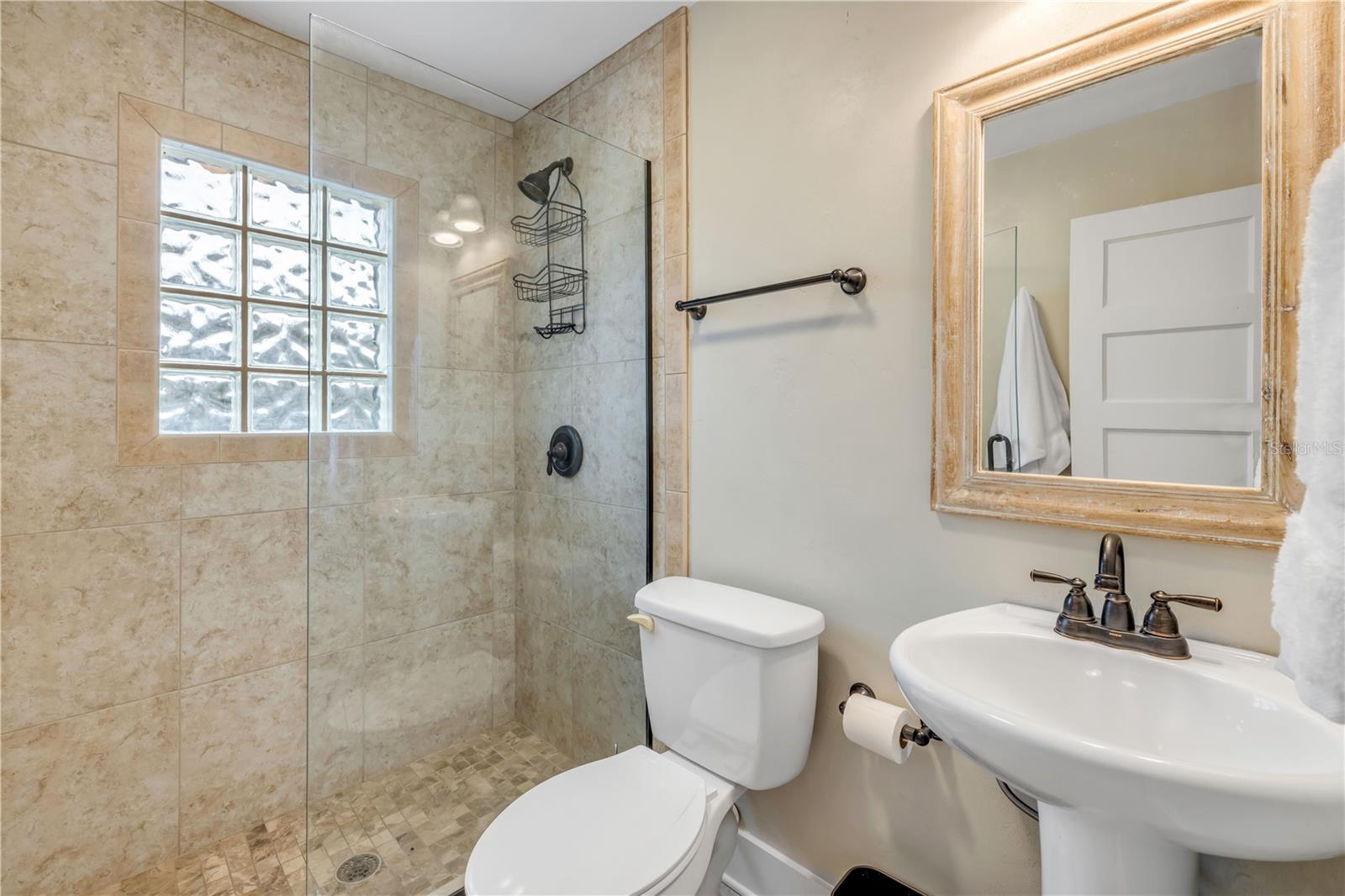 Image 93 of 97 For 319 Wisteria Road