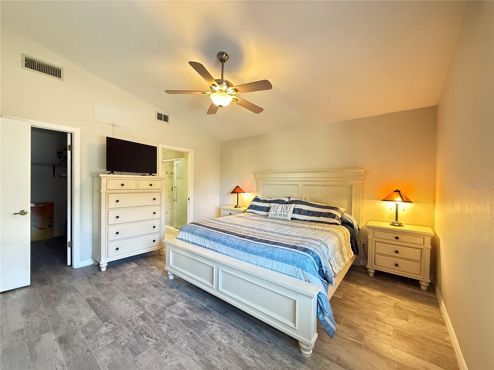 Image 11 of 25 For 828 23rd Avenue