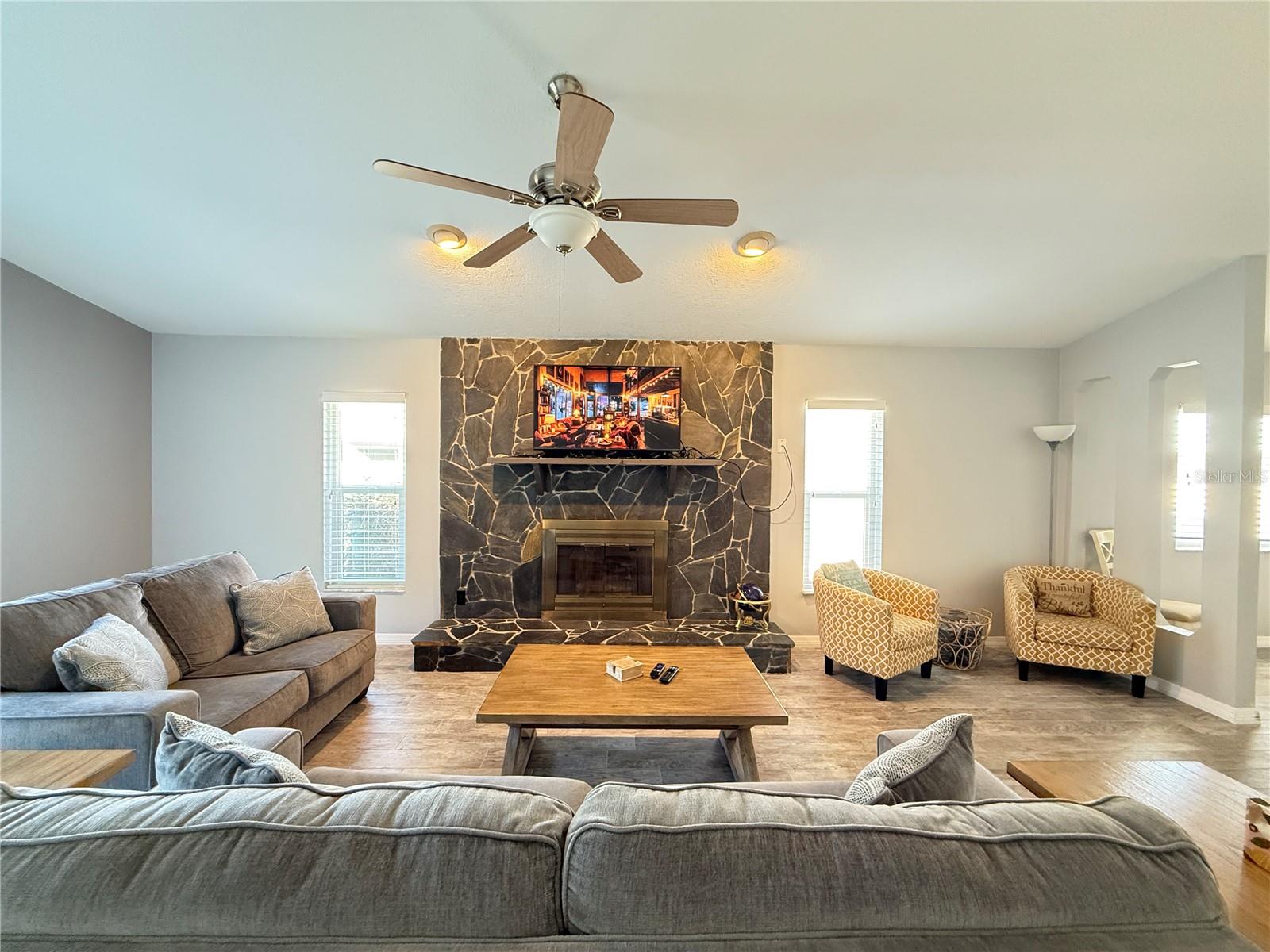 Image 4 of 25 For 828 23rd Avenue