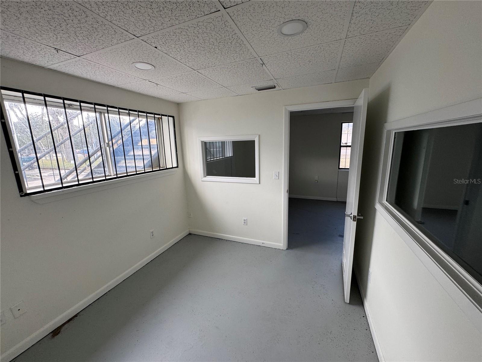 Image 3 of 9 For 702 Park Avenue A1