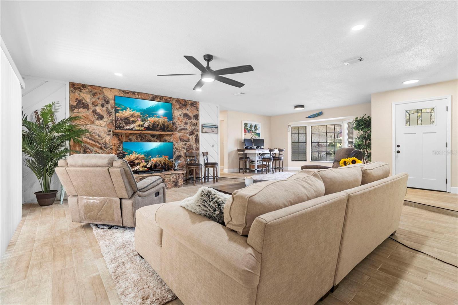 Image 11 of 42 For 813 Sugar House Drive