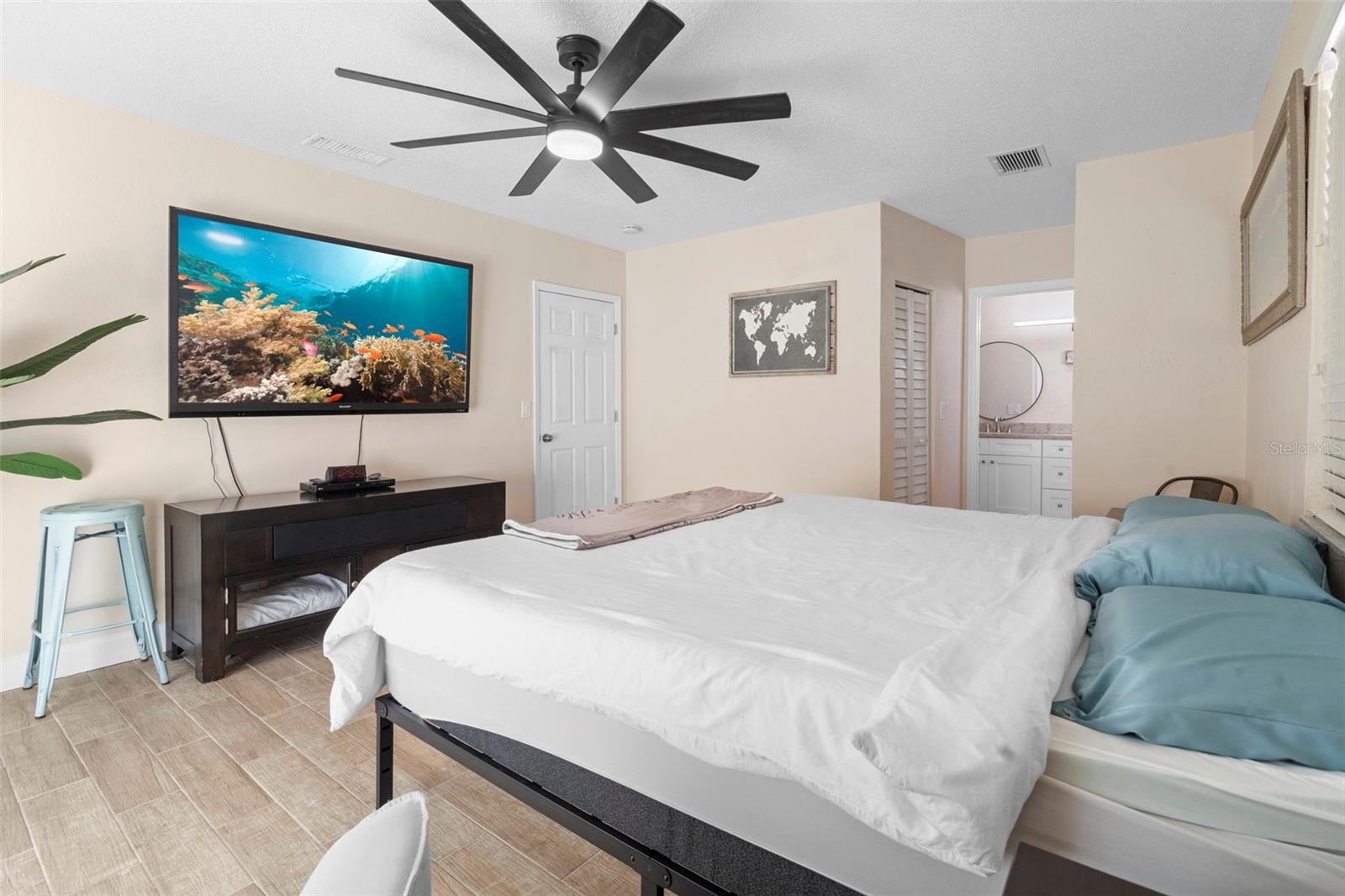 Image 21 of 42 For 813 Sugar House Drive