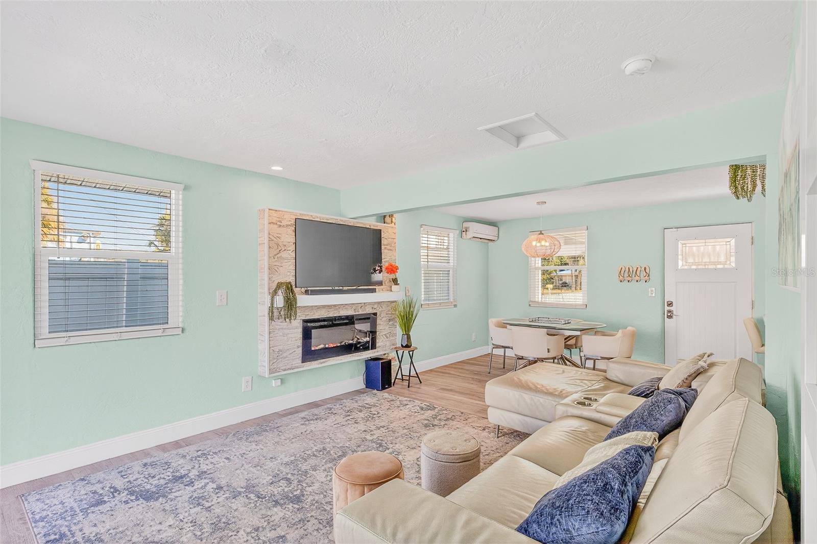 Image 17 of 42 For 7 River Drive