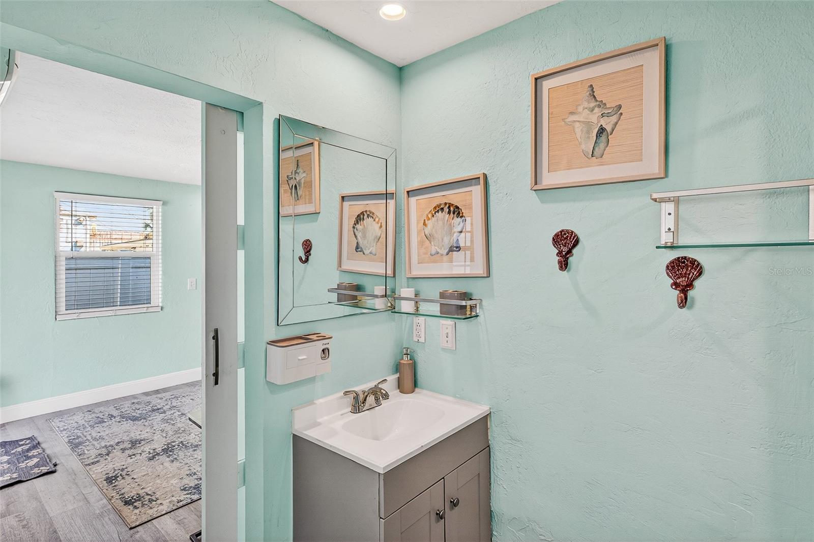 Image 19 of 42 For 7 River Drive