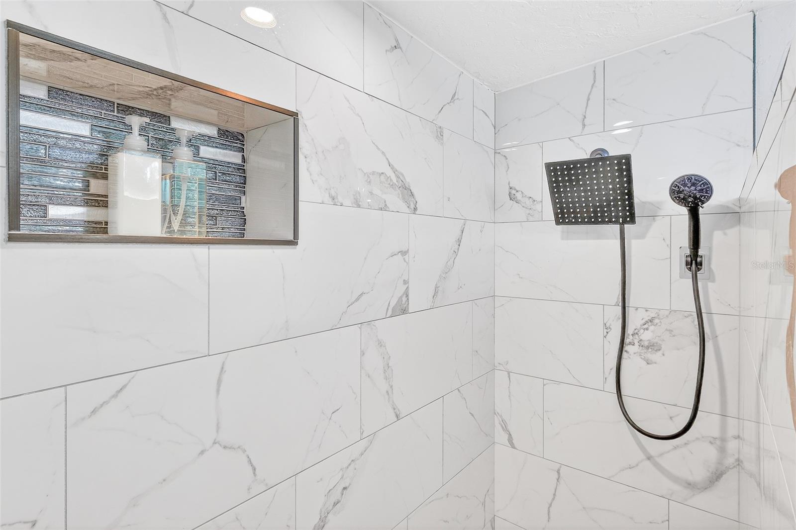 Image 24 of 42 For 7 River Drive