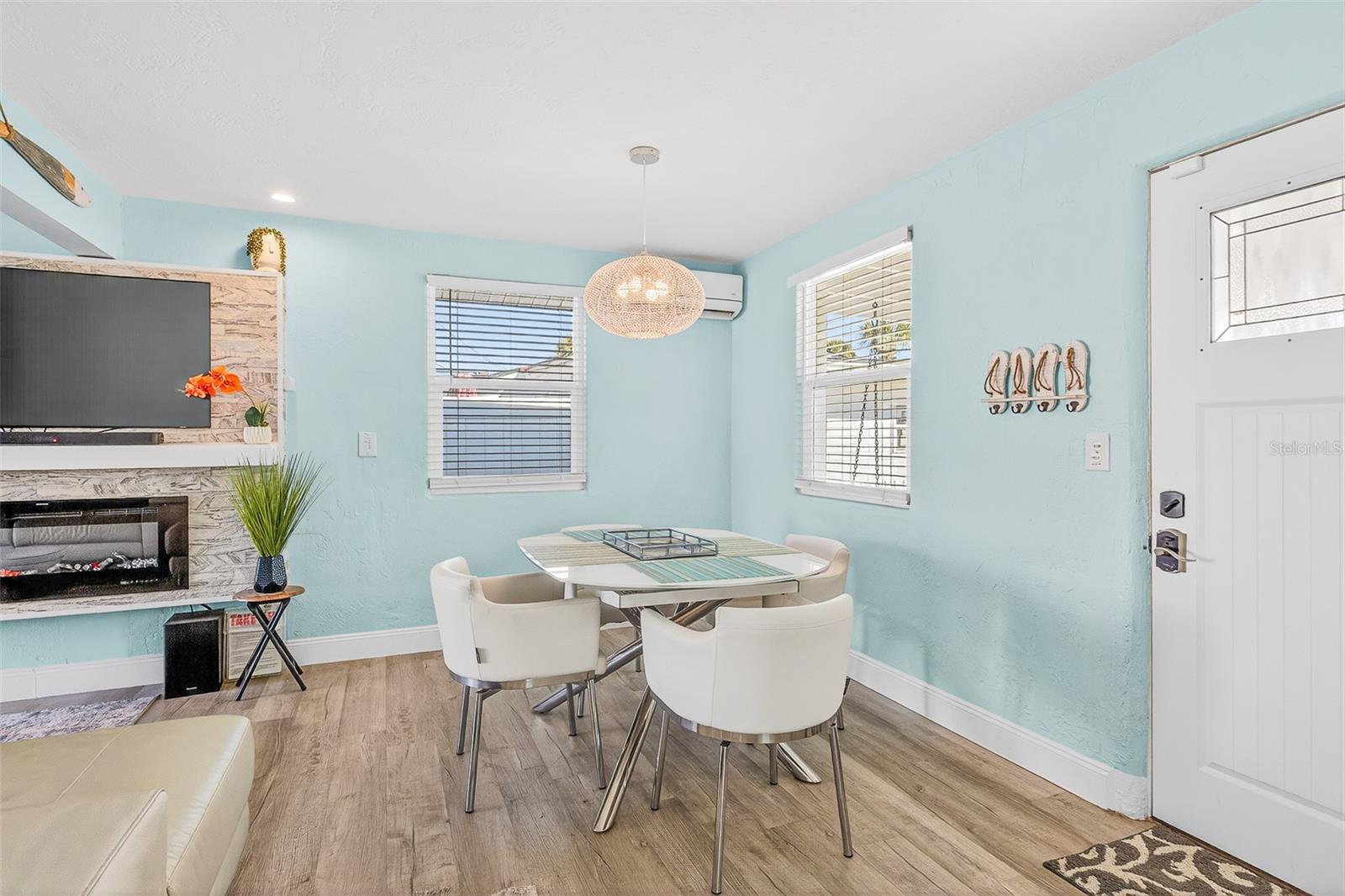 Image 28 of 42 For 7 River Drive