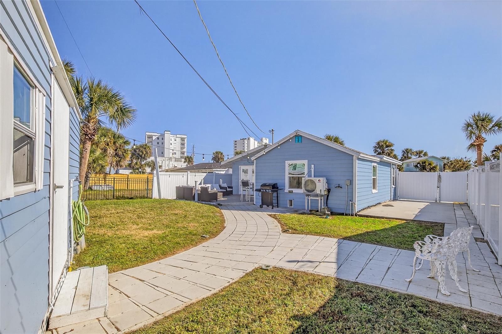 Image 33 of 42 For 7 River Drive