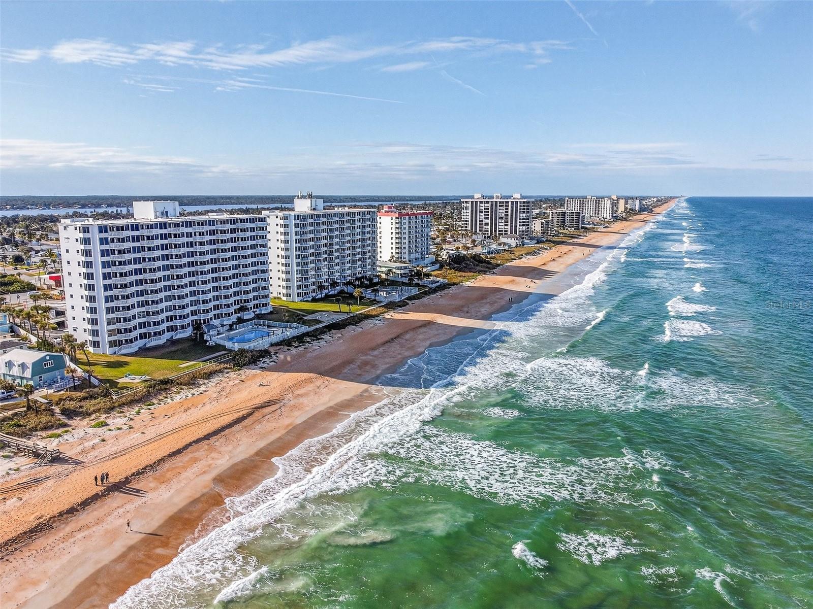 Image 4 of 42 For 7 River Drive