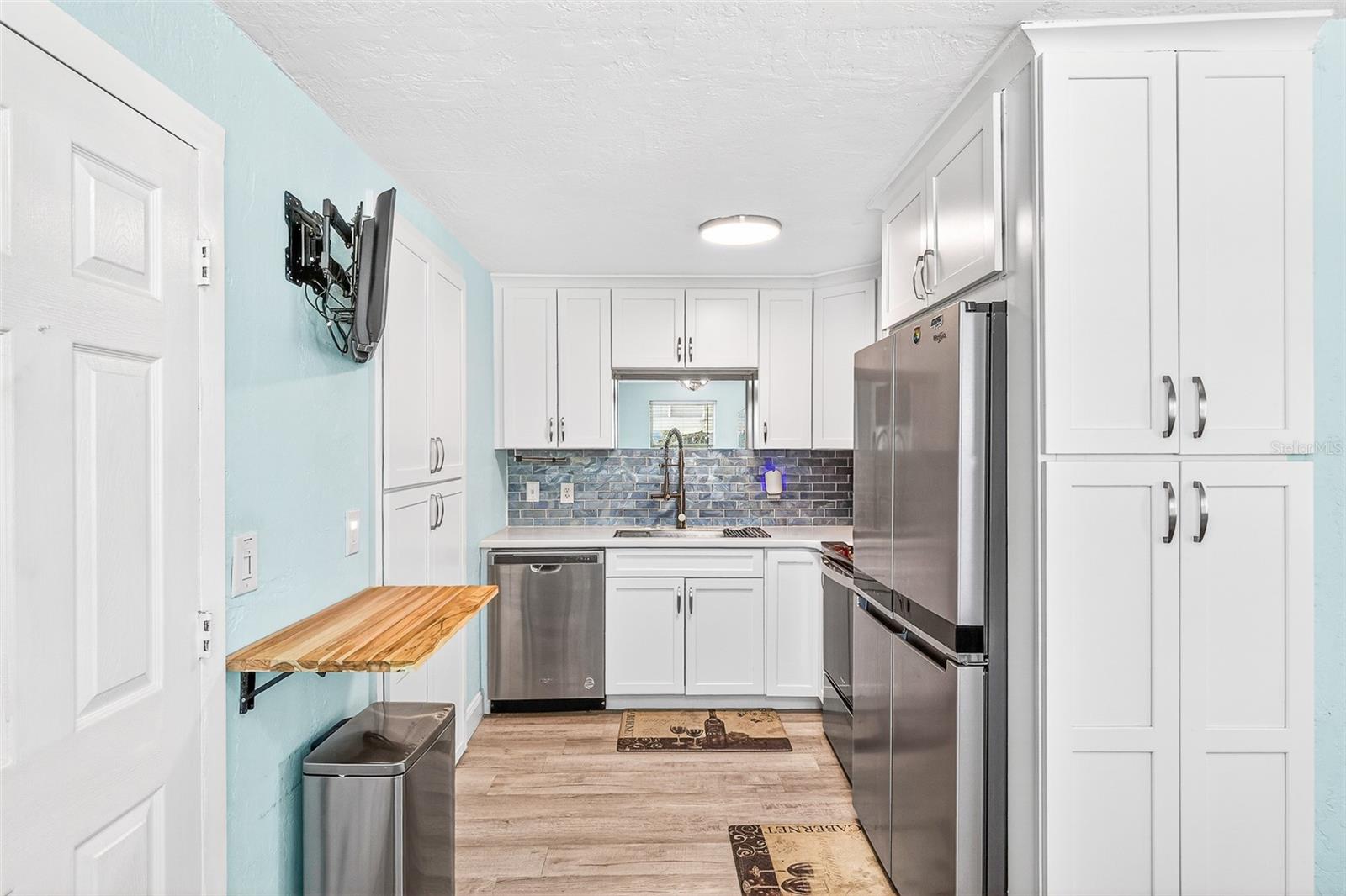 Image 8 of 42 For 7 River Drive