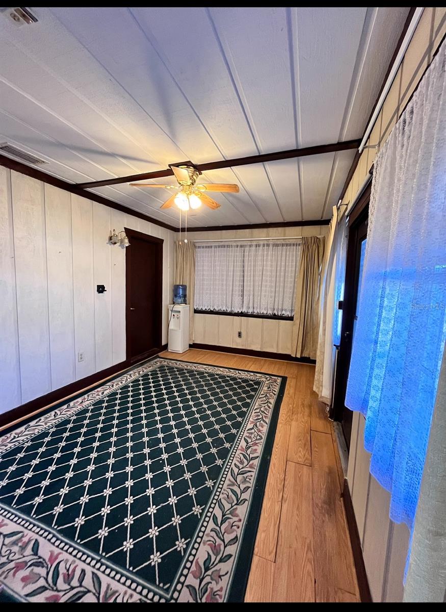 Image 7 of 9 For 3215 Victory Palm Drive