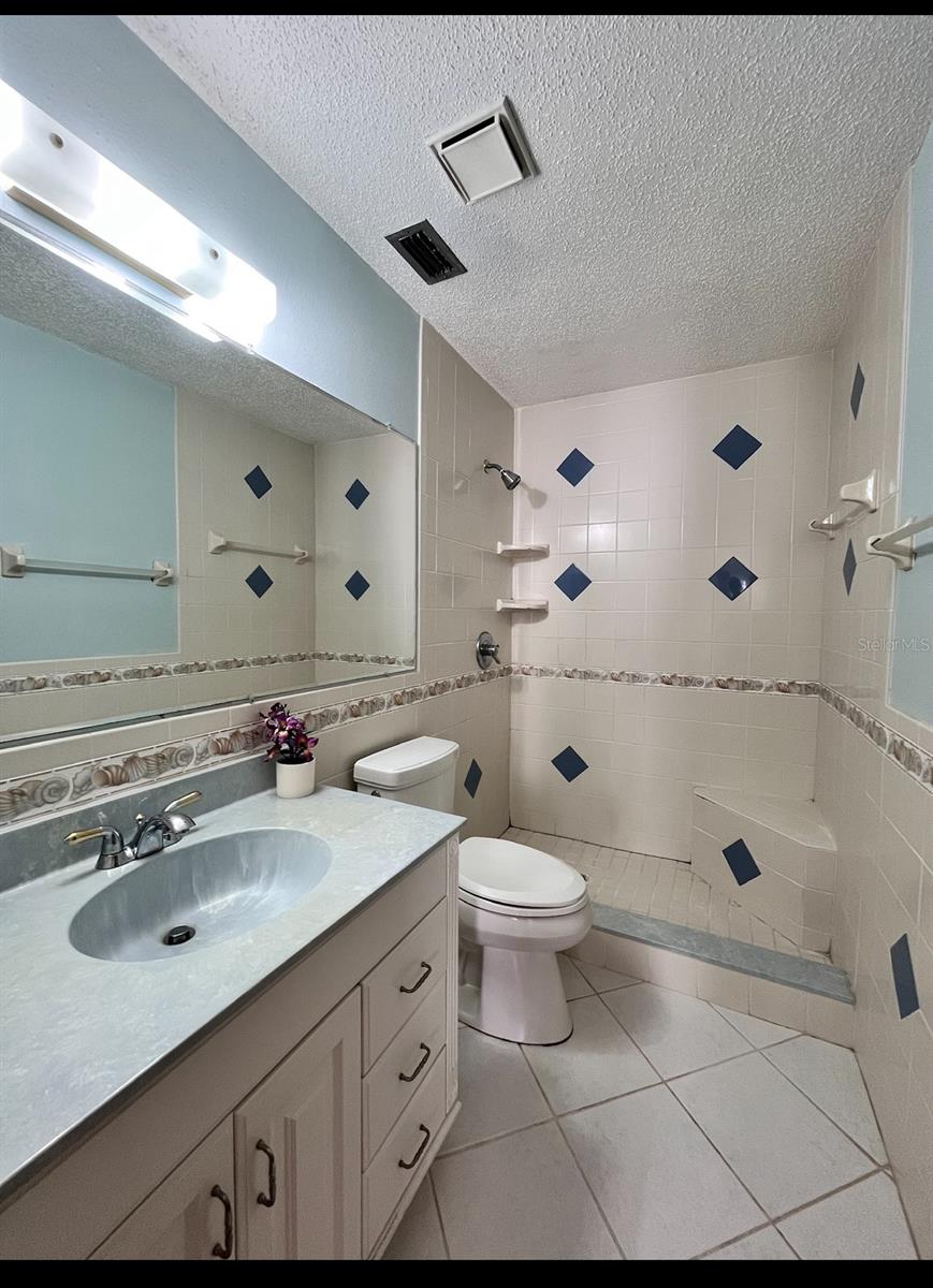 Image 8 of 9 For 3215 Victory Palm Drive