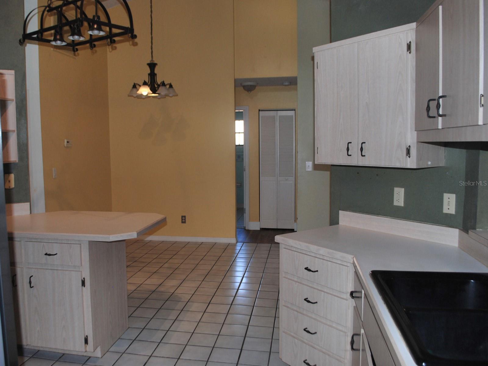 Image 15 of 29 For 2213 Pine Tree Drive