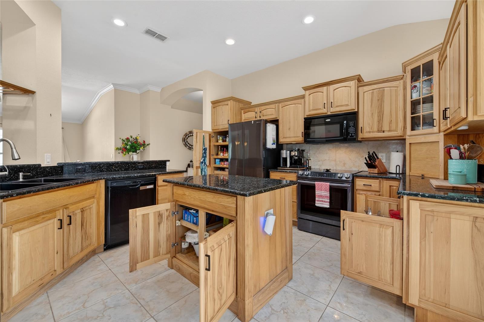 Image 16 of 39 For 1864 Orange Tree Drive