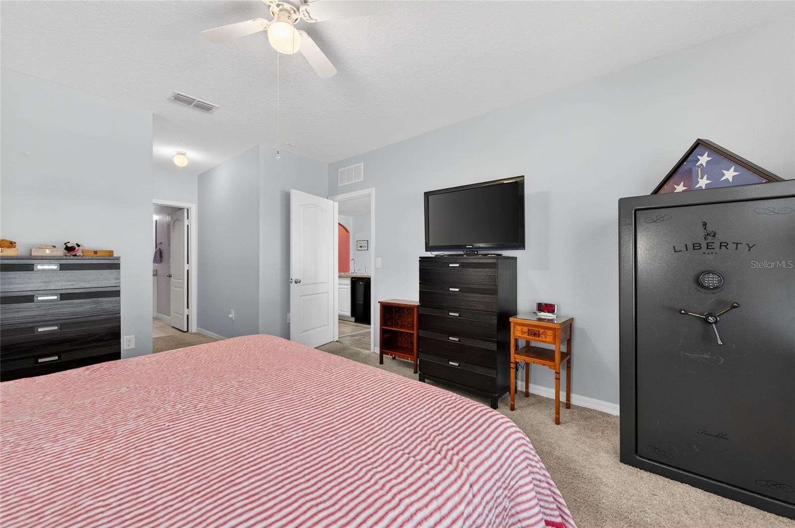 Image 14 of 29 For 113 Fishermans Cove Drive