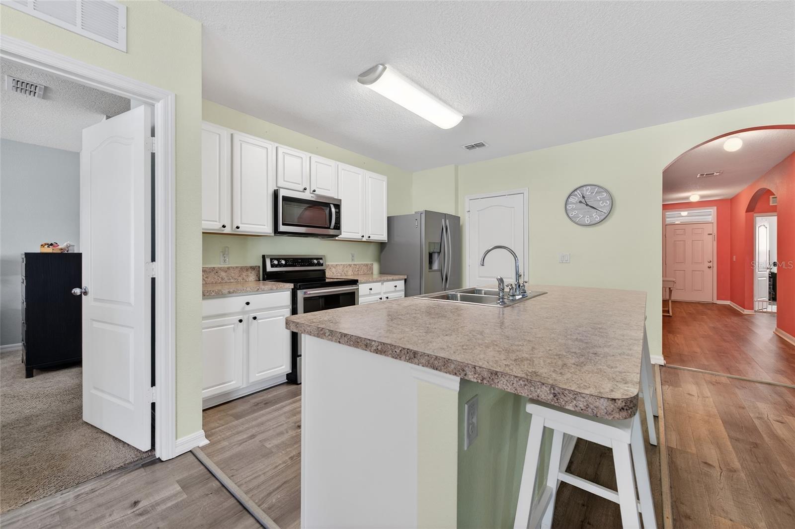 Image 8 of 29 For 113 Fishermans Cove Drive