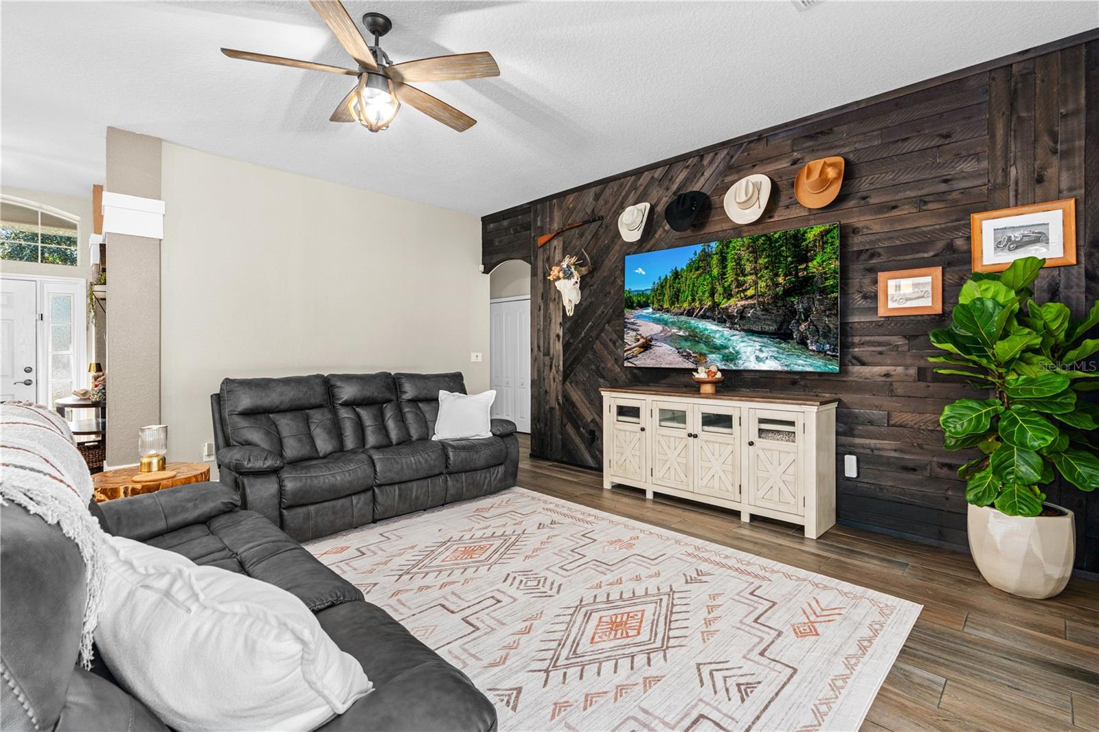 Image 26 of 76 For 5931 Broken Bow Lane