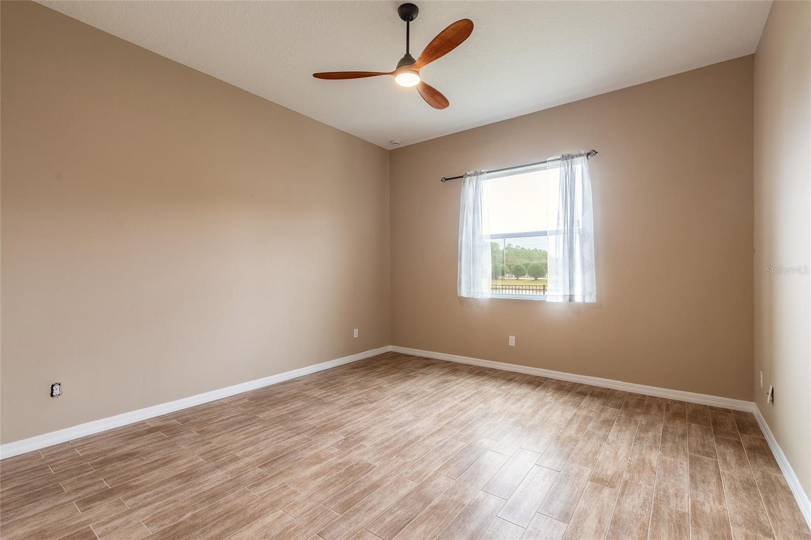 Image 24 of 55 For 3343 Locanda Circle