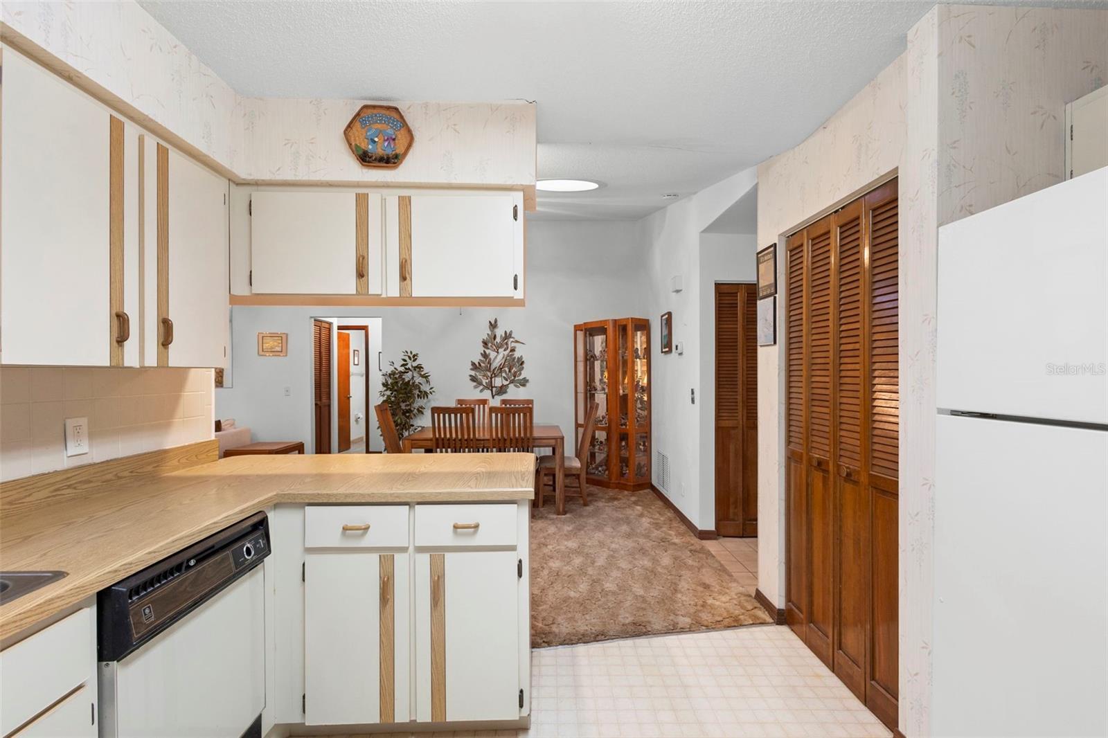 Image 18 of 41 For 646 Yupon Avenue