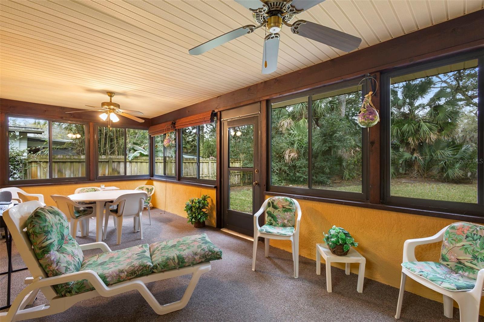 Image 30 of 41 For 646 Yupon Avenue