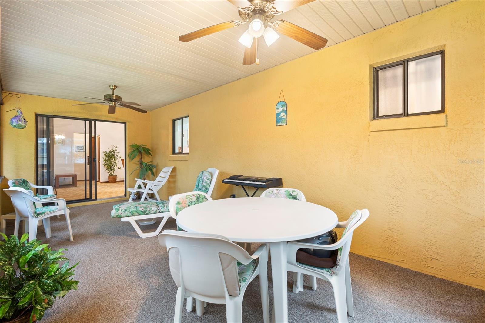 Image 31 of 41 For 646 Yupon Avenue