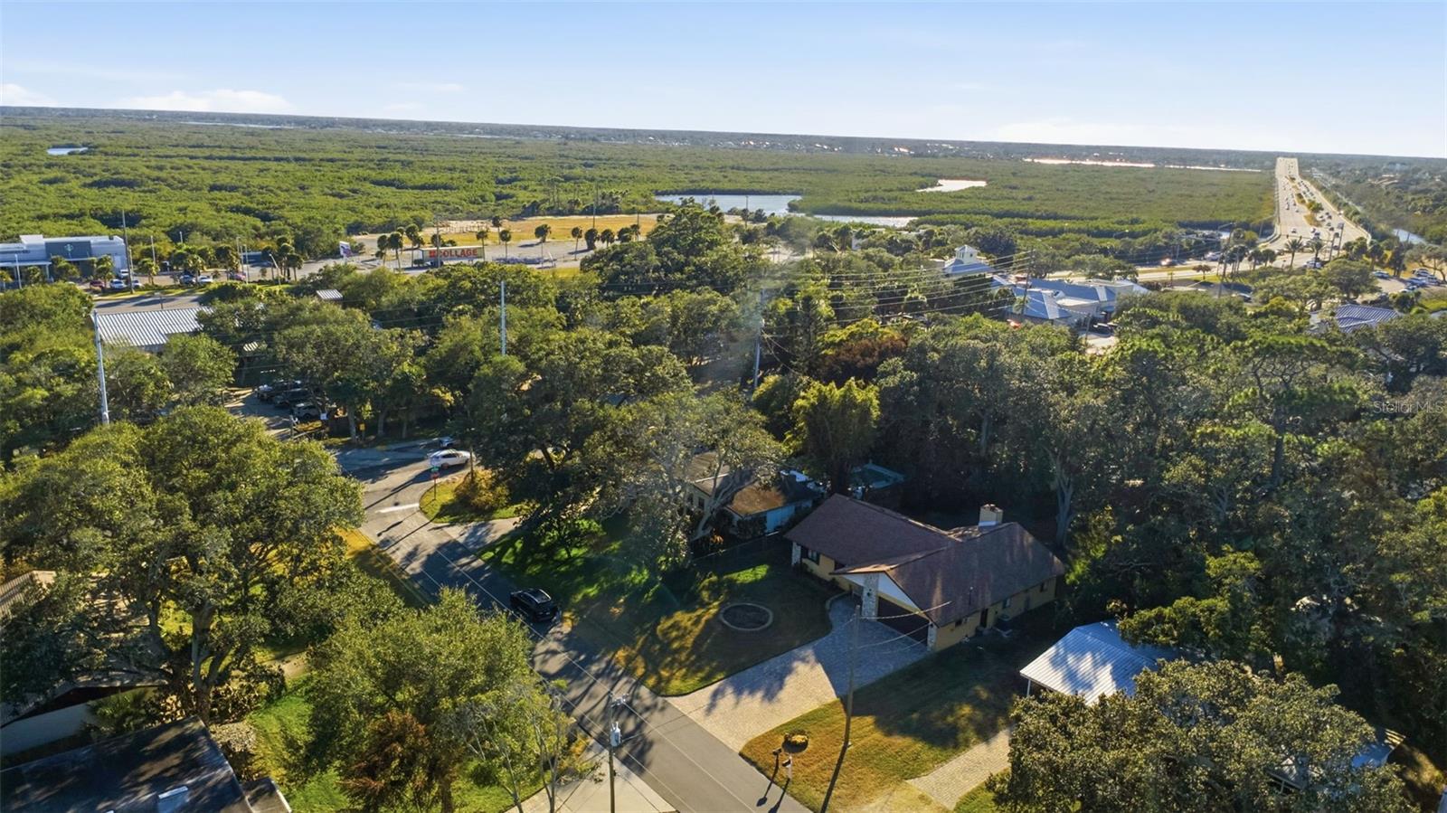 Image 37 of 41 For 646 Yupon Avenue