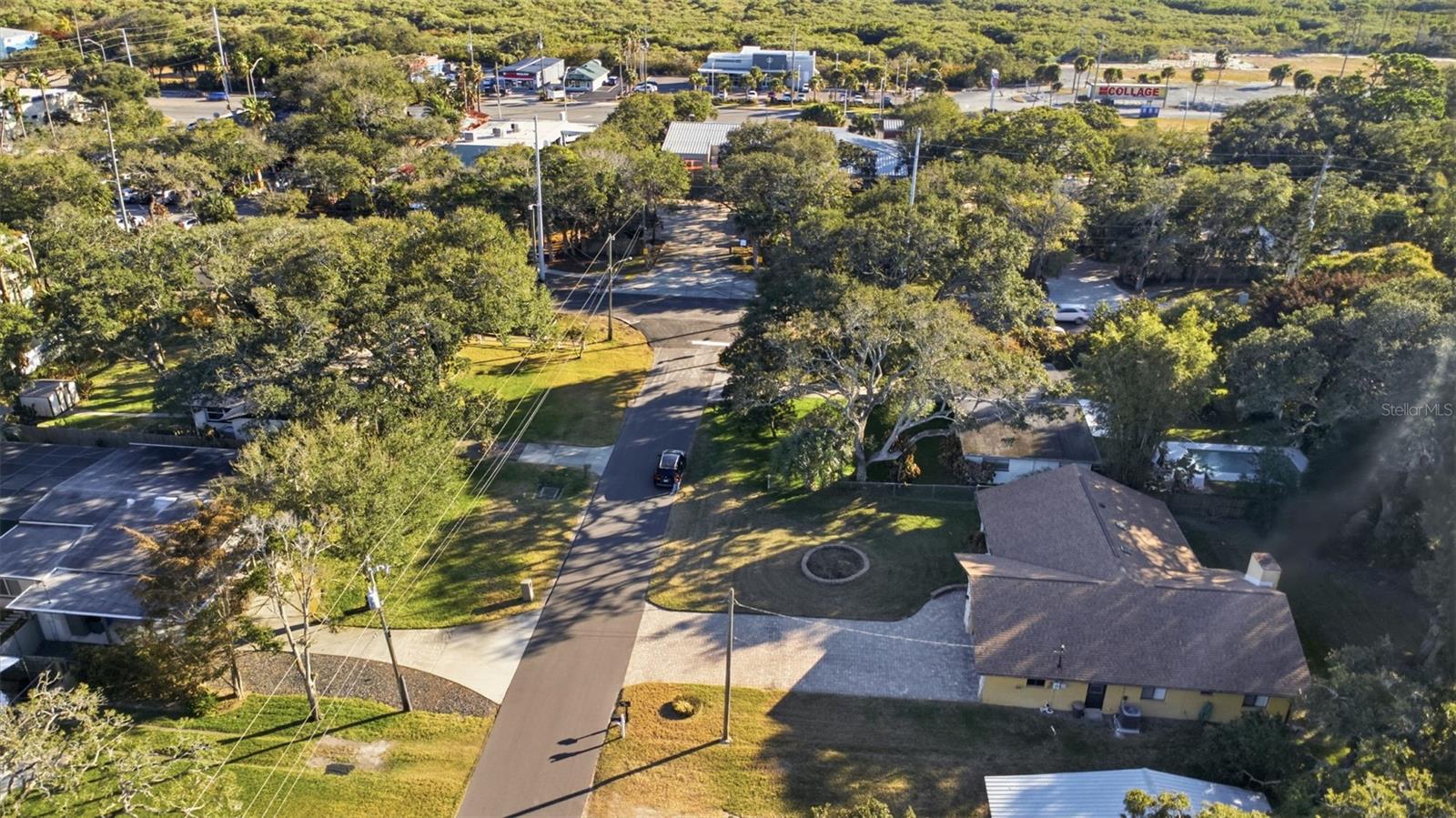 Image 38 of 41 For 646 Yupon Avenue