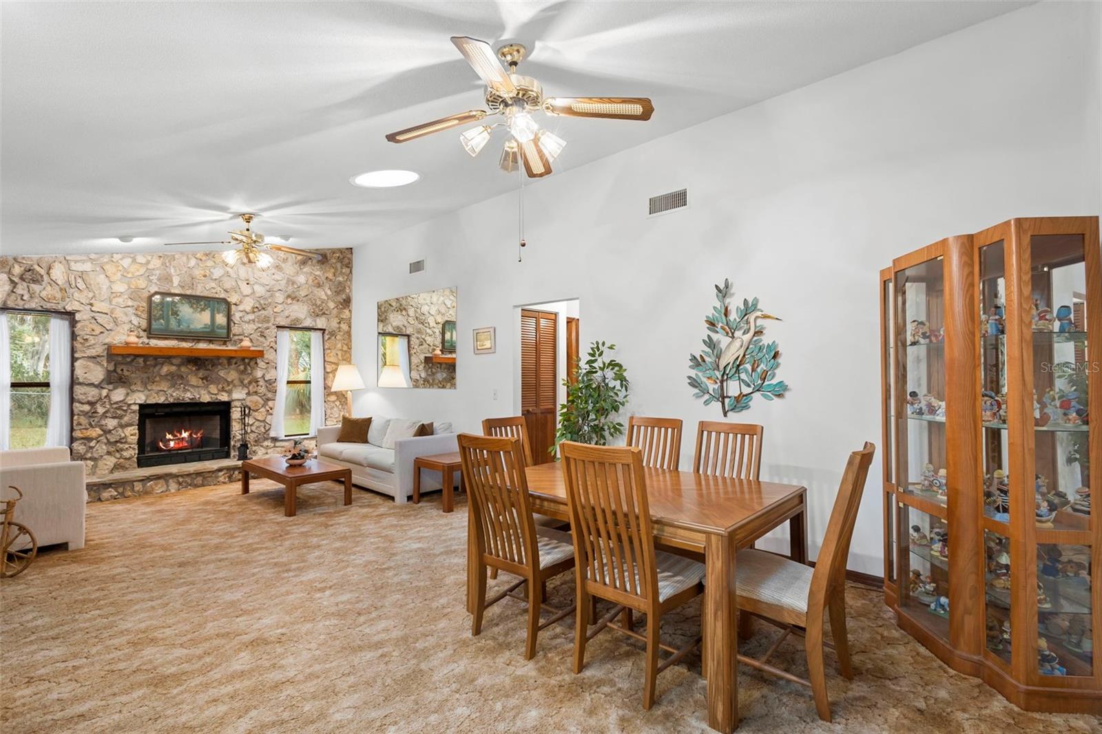 Image 7 of 41 For 646 Yupon Avenue