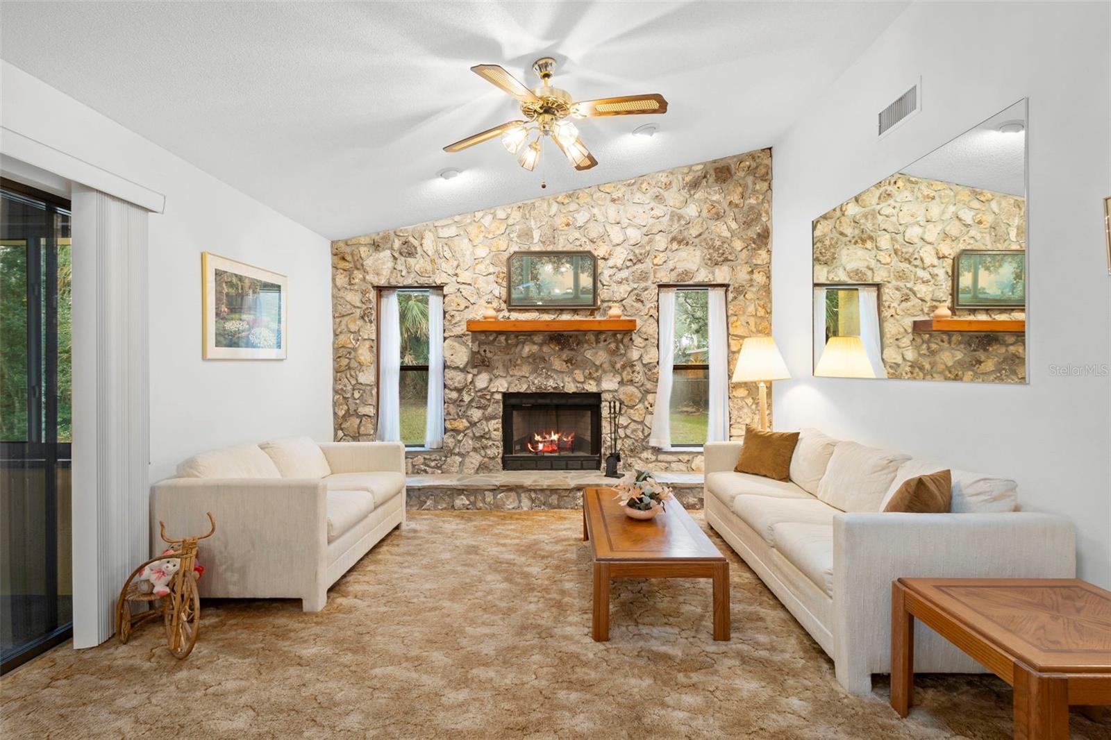 Image 8 of 41 For 646 Yupon Avenue