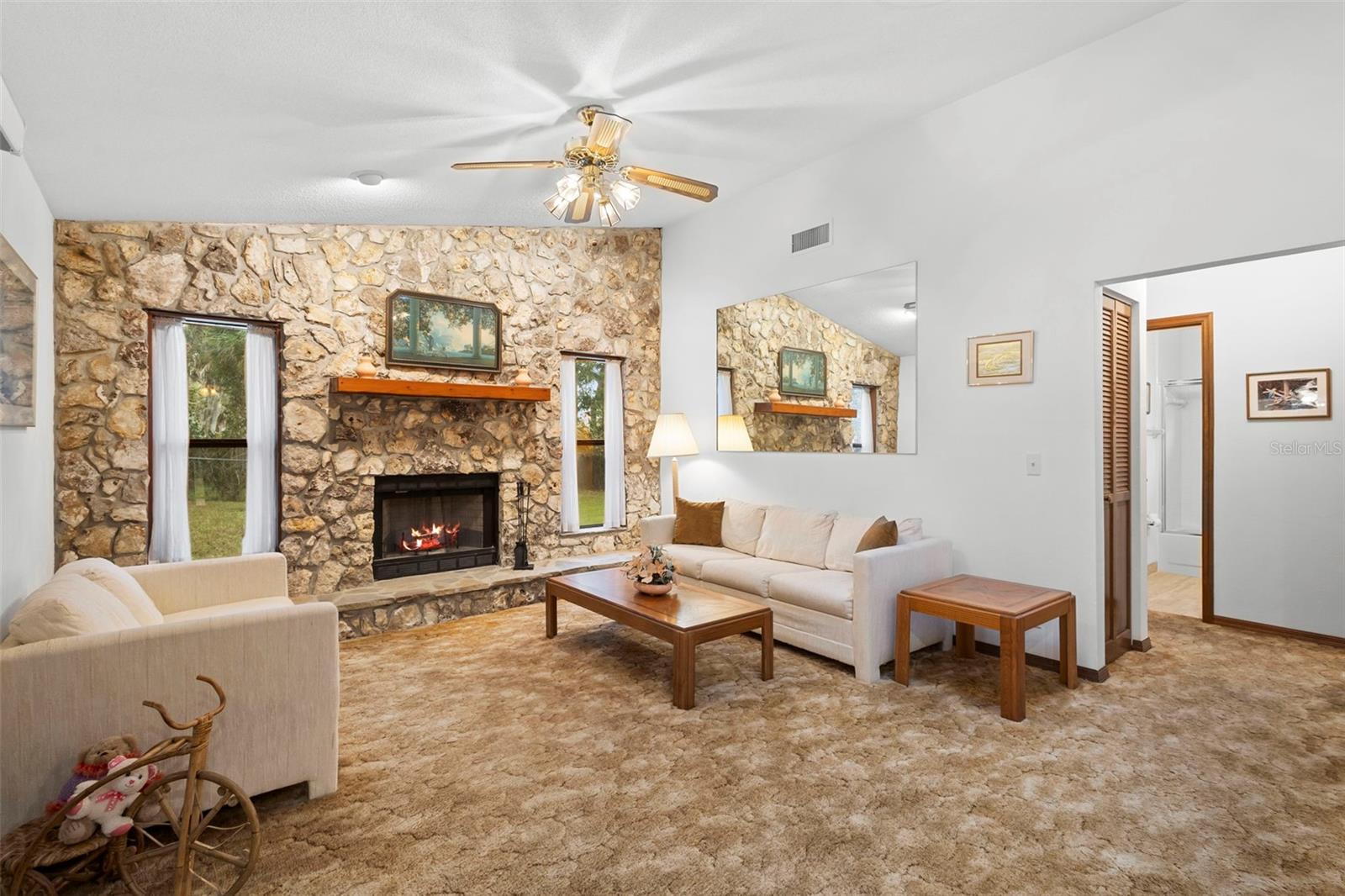 Image 9 of 41 For 646 Yupon Avenue